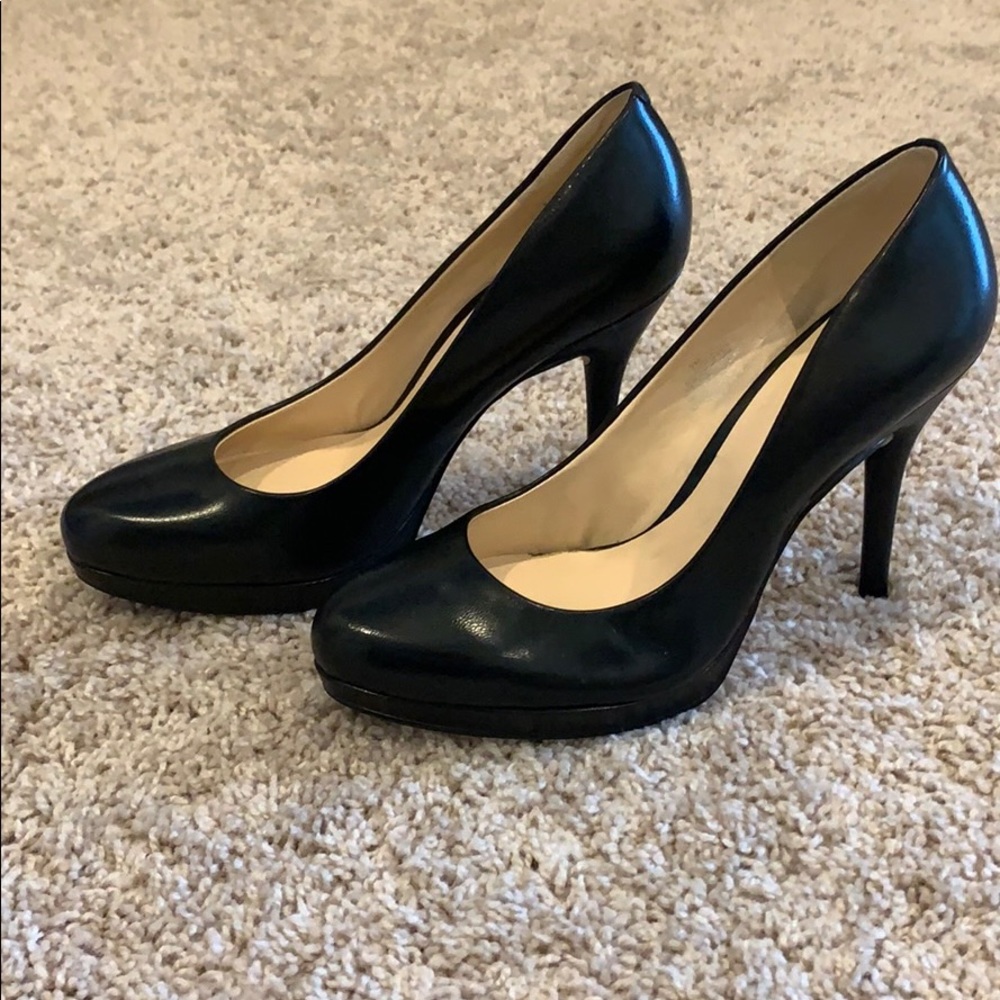 Nine West blk platform 7 heel
